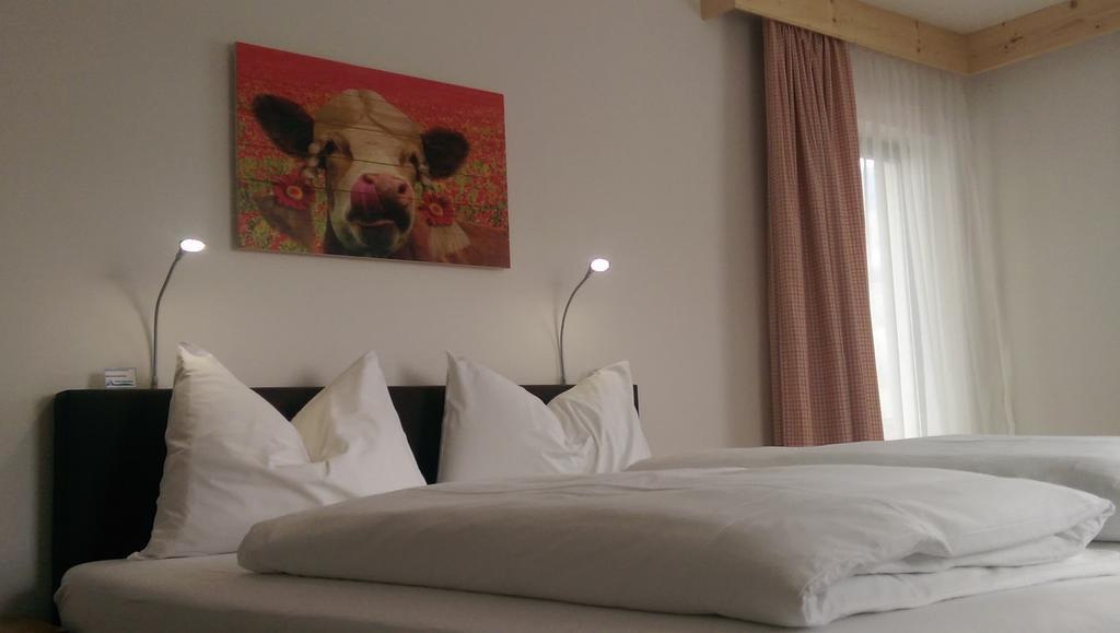 Gaestehaus Zum Steirischen Kuss Aich  Room photo
